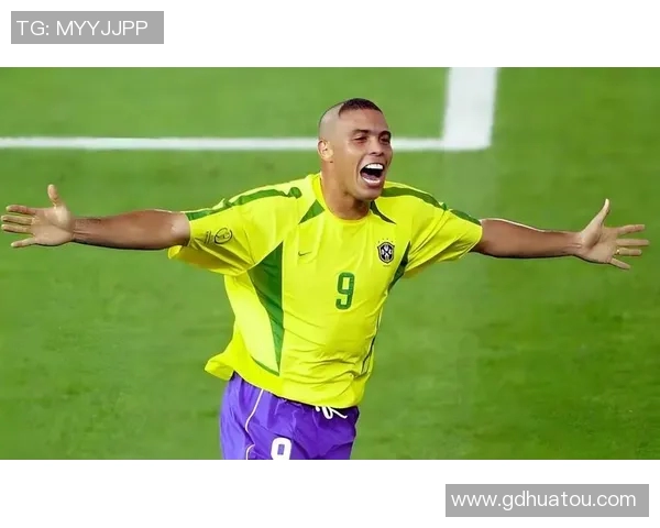 从贫民窟到绿茵场底层崛起的足球明星如何改变命运与未来 从贫民窟到绿茵场底层崛起的足球明星如何改变命运与未来