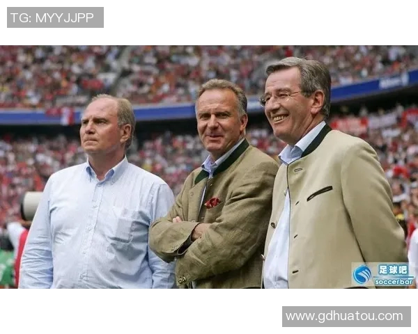 足球明星亲自邀请粉丝乘坐豪车共度美好时光引发热议 足球明星亲自邀请粉丝乘坐豪车共度美好时光引发热议