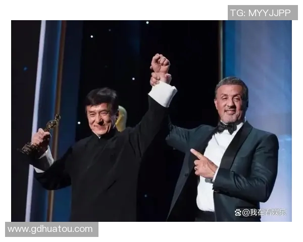 足球明星合影中的神秘人物成龙究竟是谁揭秘他的传奇故事与足球的缘分 足球明星合影中的神秘人物成龙究竟是谁揭秘他的传奇故事与足球的缘分