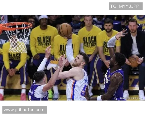 2012年NBA雷霆与湖人经典对决回顾及精彩瞬间分析 2012年NBA雷霆与湖人经典对决回顾及精彩瞬间分析